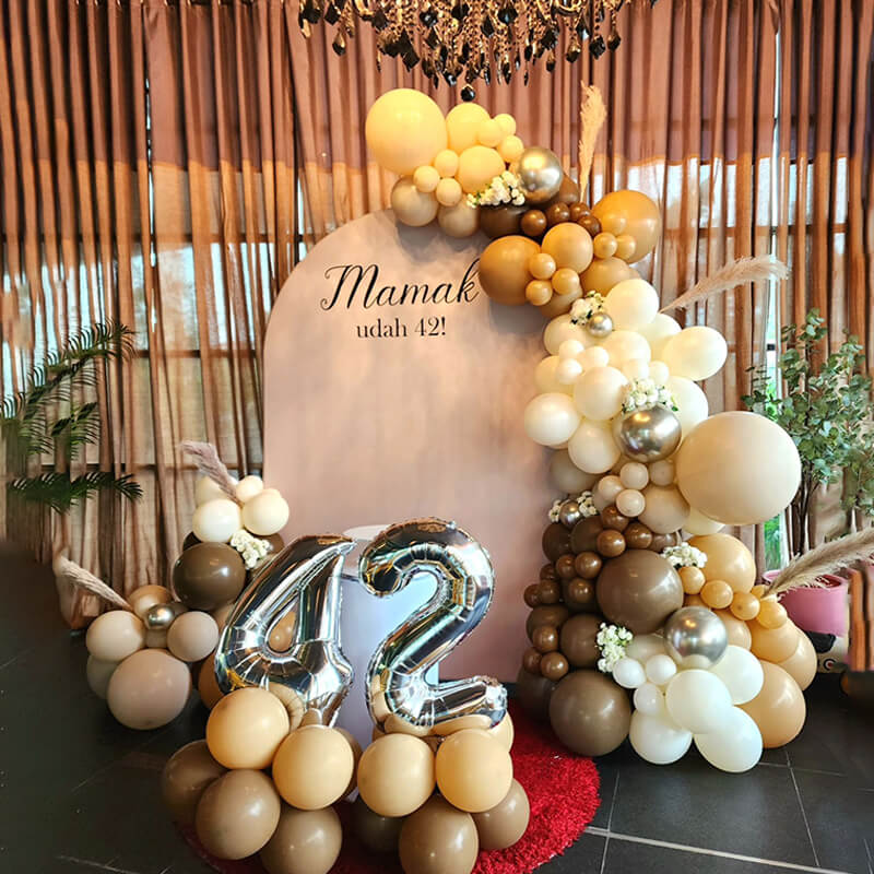 birthdaydonutsdecor