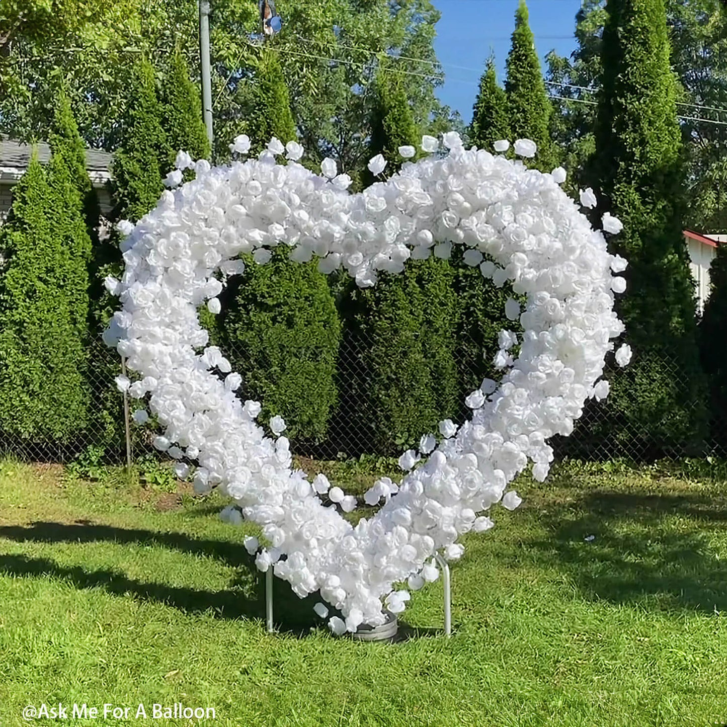 8ft White Rose Flower Wall Romantic Atmosphere Heart Shaped Wedding Decoration Indoor-ubackdrop