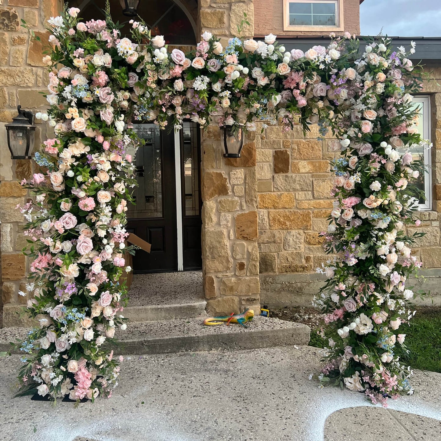 Blue Purple Arch Fabric Artificial Flower Wall-ubackdrop