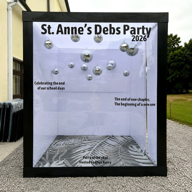 custom-debs-party-stand-white-balloon-photo-backdrop