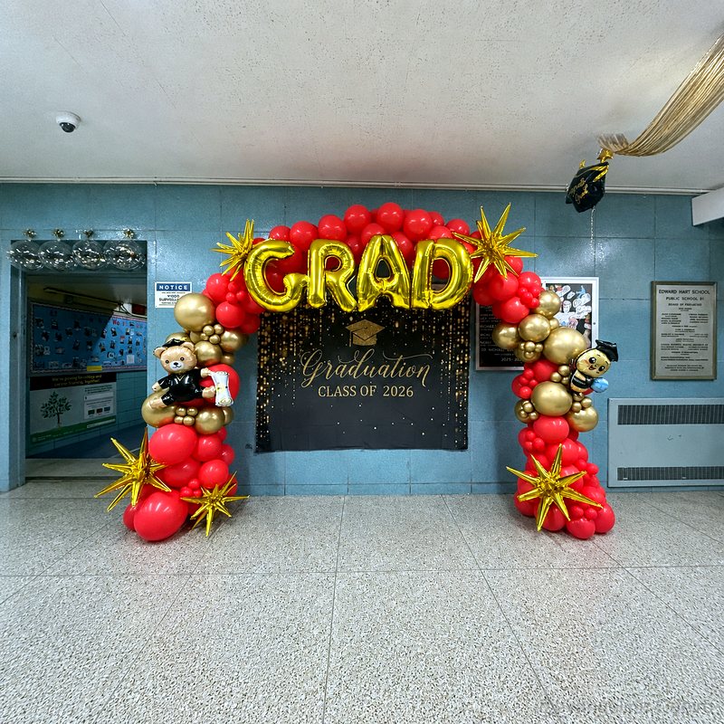 graduation-balloon-arch-party-backdrop-school-event-decor