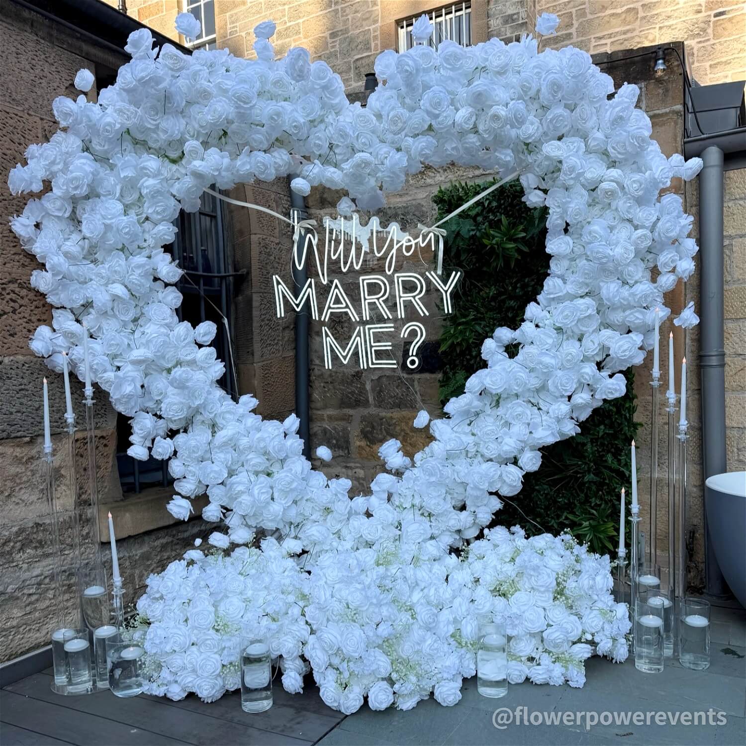 8ft White Rose Flower Wall Romantic Atmosphere Heart Shaped Wedding Decoration Indoor-ubackdrop